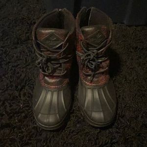 comfy plaid sperry boots
